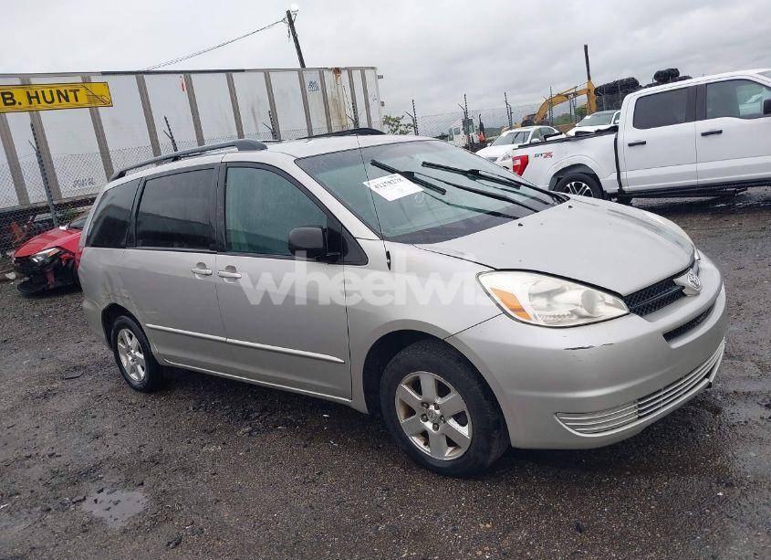 2005 Toyota Sienna LE (VIN 5TDZA23CX5S333767) main photo