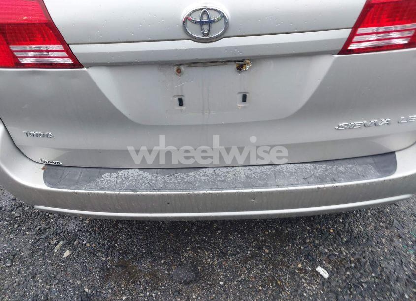 Photo 15 of 2005 Toyota Sienna LE (VIN 5TDZA23CX5S333767)