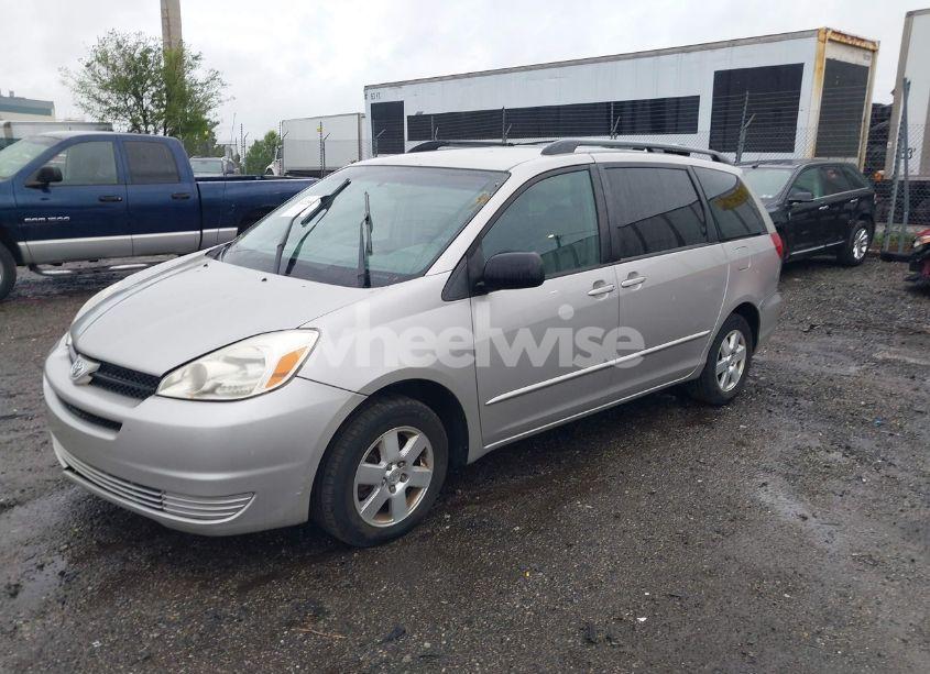 Photo 2 of 2005 Toyota Sienna LE (VIN 5TDZA23CX5S333767)