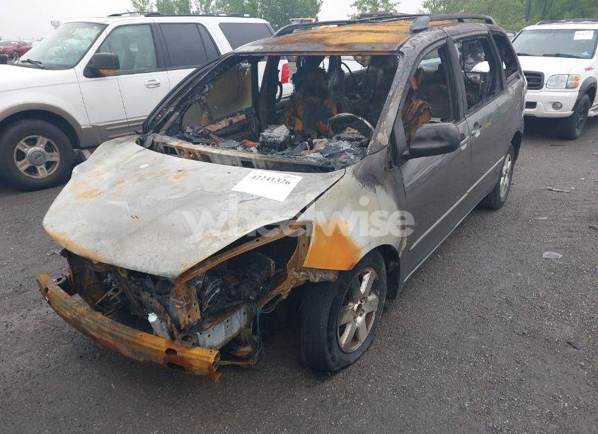 Photo 11 of 2005 Toyota Sienna LE (VIN 5TDZA23CX5S357373)