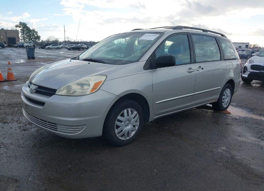 Photo 2 of 2005 Toyota Sienna CE (VIN 5TDZA23CX5S369670)