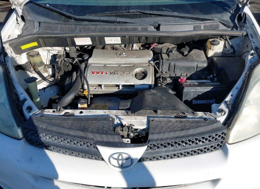 Photo 10 of 2005 Toyota Sienna CE (VIN 5TDZA23CX5S376165)