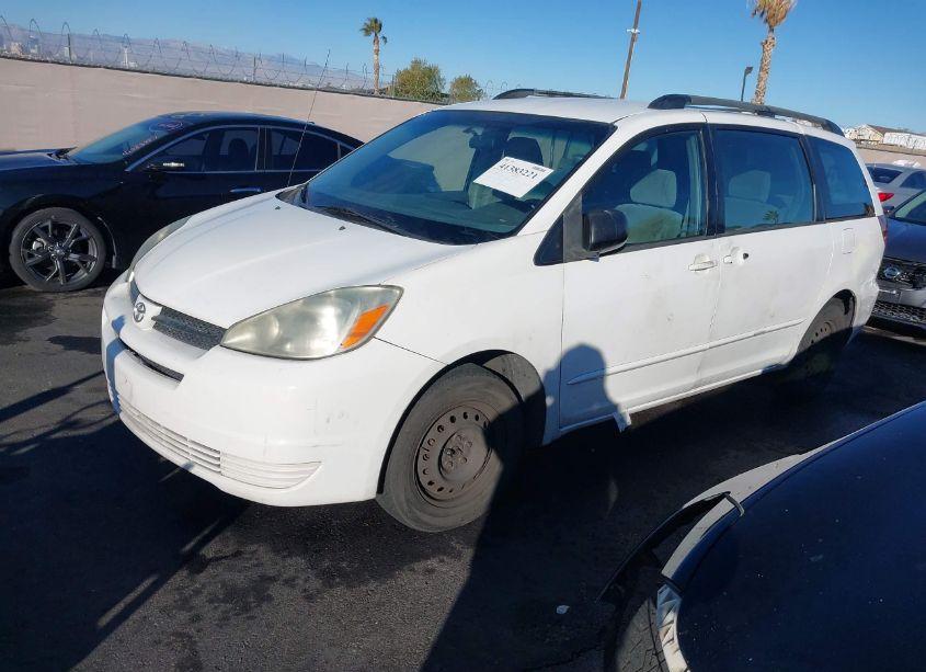 Photo 2 of 2005 Toyota Sienna CE (VIN 5TDZA23CX5S376165)