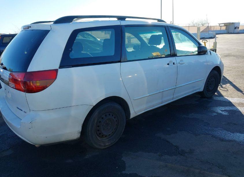 Photo 4 of 2005 Toyota Sienna CE (VIN 5TDZA23CX5S376165)