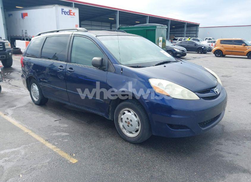 2006 Toyota Sienna LE (VIN 5TDZA23CX6S455451) main photo