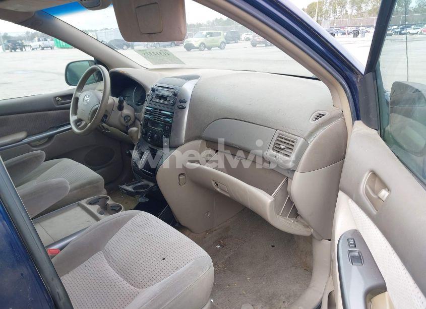 Photo 5 of 2006 Toyota Sienna LE (VIN 5TDZA23CX6S455451)