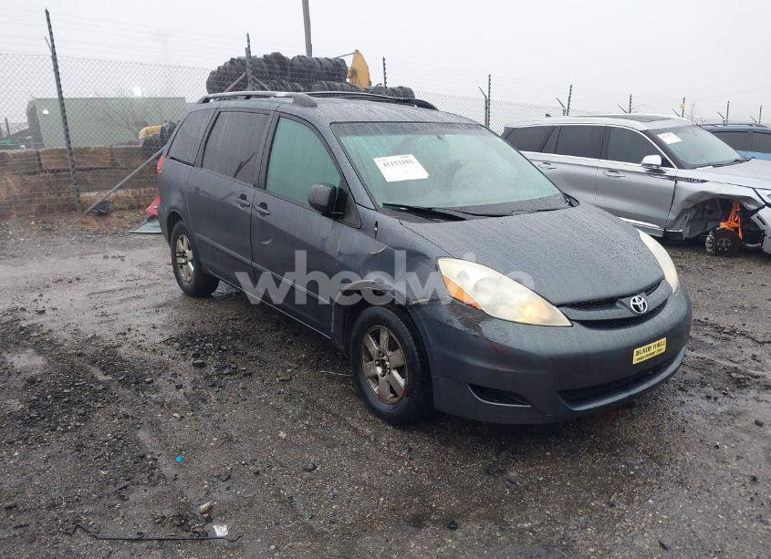 2006 Toyota Sienna LE (VIN 5TDZA23CX6S526082) main photo