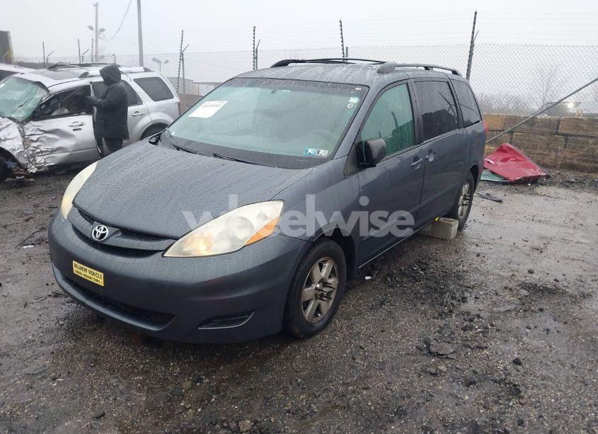 Photo 2 of 2006 Toyota Sienna LE (VIN 5TDZA23CX6S526082)