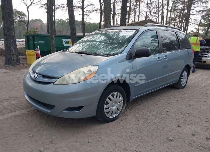Photo 2 of 2006 Toyota Sienna LE (VIN 5TDZA23CX6S535333)
