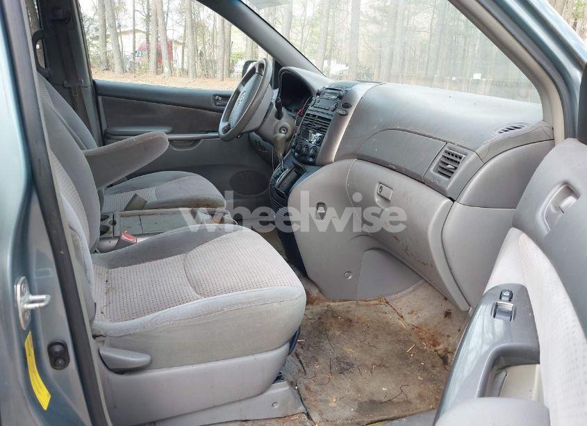 Photo 5 of 2006 Toyota Sienna LE (VIN 5TDZA23CX6S535333)