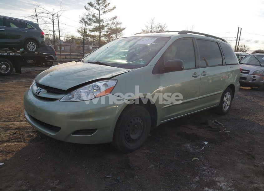 Photo 2 of 2006 Toyota Sienna LE (VIN 5TDZA23CX6S556036)