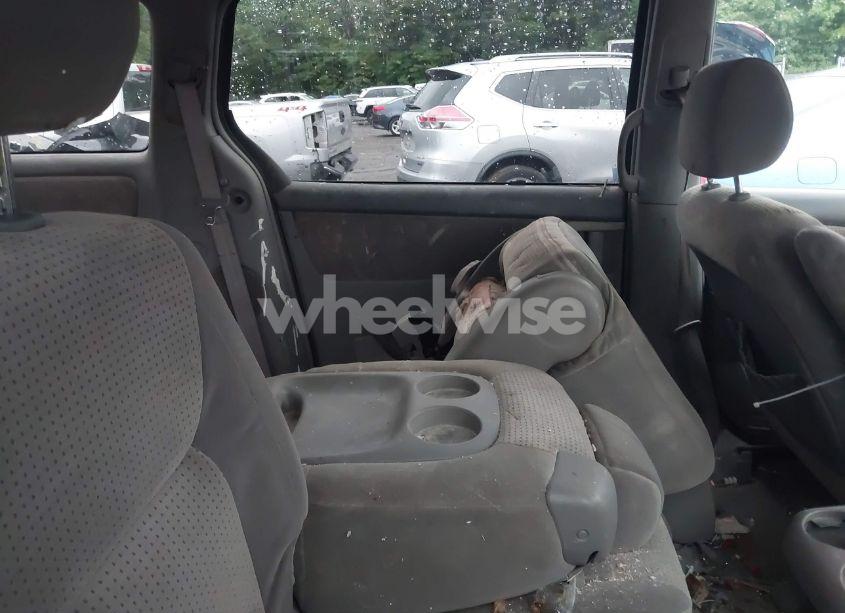 Photo 8 of 2006 Toyota Sienna LE (VIN 5TDZA23CX6S559342)