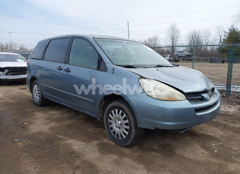 2004 Toyota Sienna CE (VIN 5TDZA29C44S036628) main photo