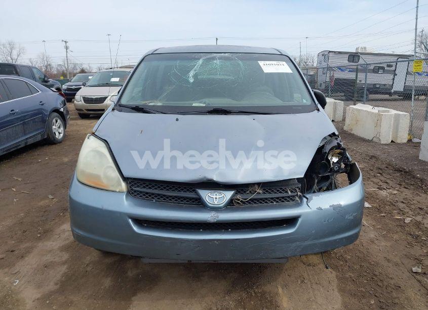 Photo 12 of 2004 Toyota Sienna CE (VIN 5TDZA29C44S036628)