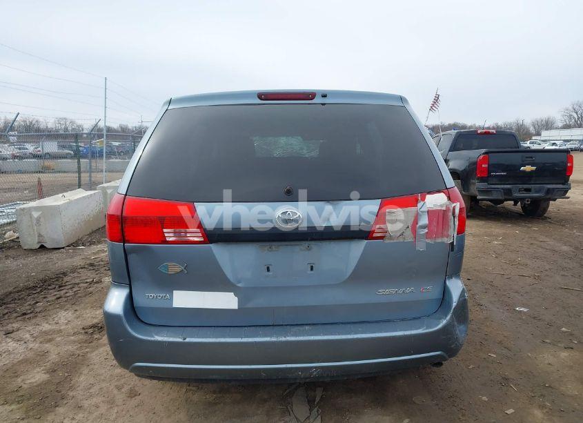 Photo 16 of 2004 Toyota Sienna CE (VIN 5TDZA29C44S036628)