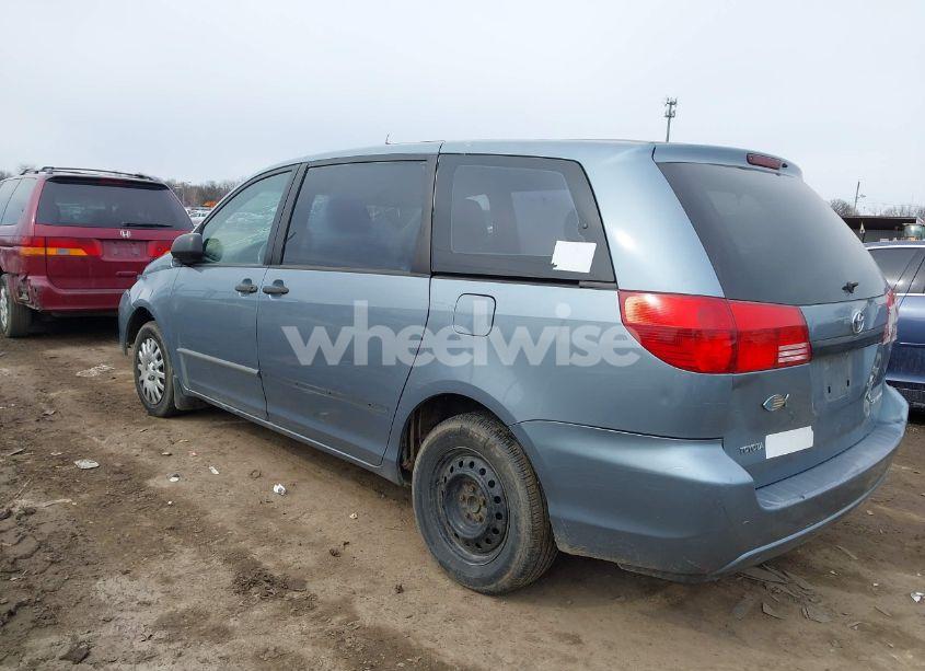 Photo 3 of 2004 Toyota Sienna CE (VIN 5TDZA29C44S036628)