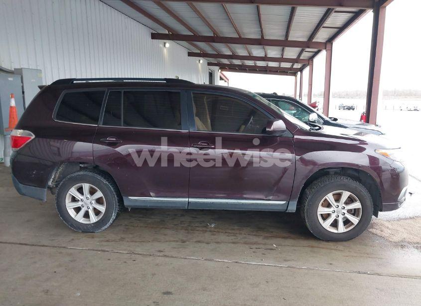 Photo 13 of 2011 Toyota Highlander SE (VIN 5TDZA3EH0BS015313)