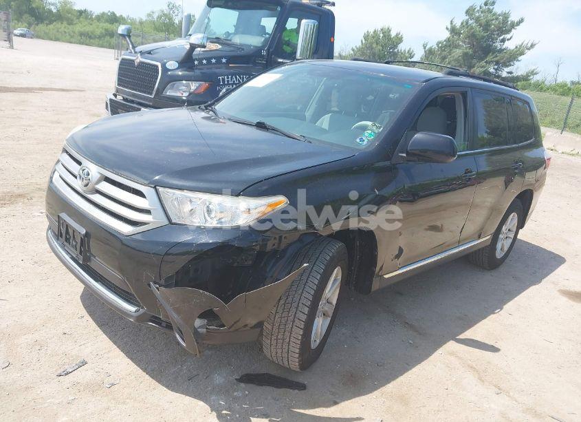 Photo 2 of 2012 Toyota Highlander (VIN 5TDZA3EH0CS028306)
