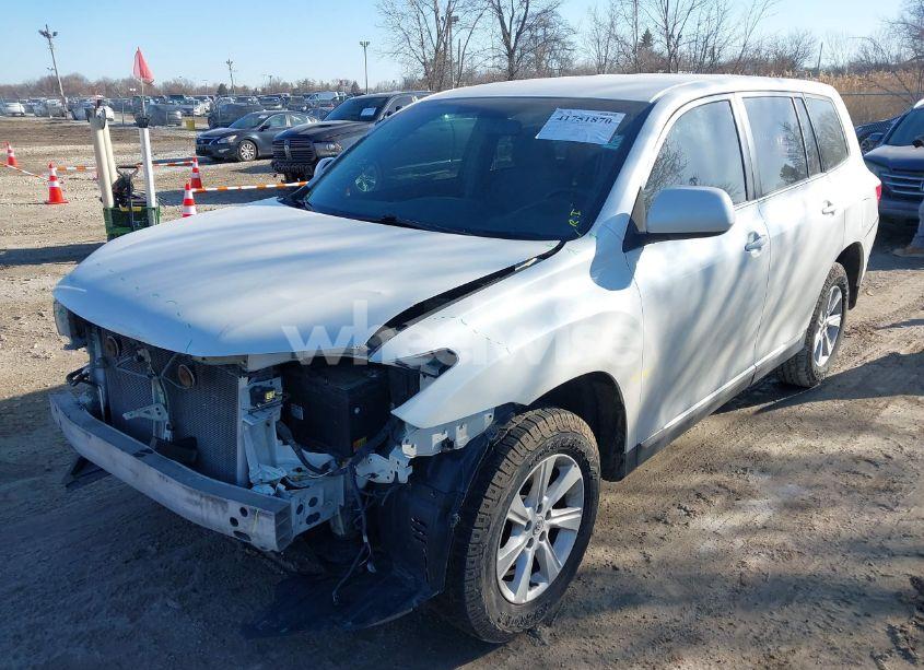 Photo 2 of 2013 Toyota Highlander (VIN 5TDZA3EH0DS036634)