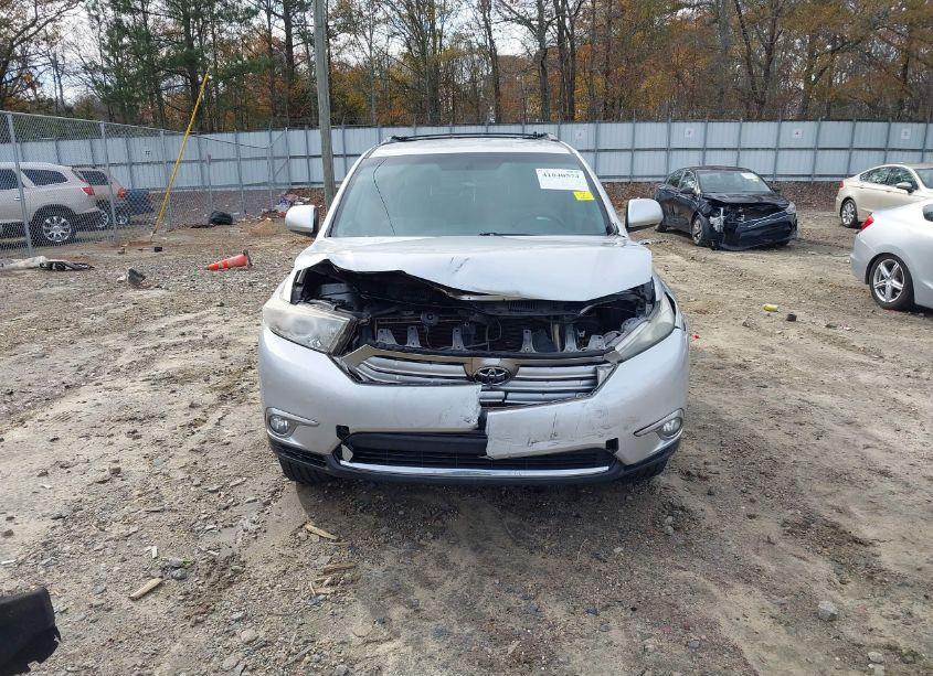 Photo 6 of 2013 Toyota Highlander BASE PLUS (VIN 5TDZA3EH0DS040182)