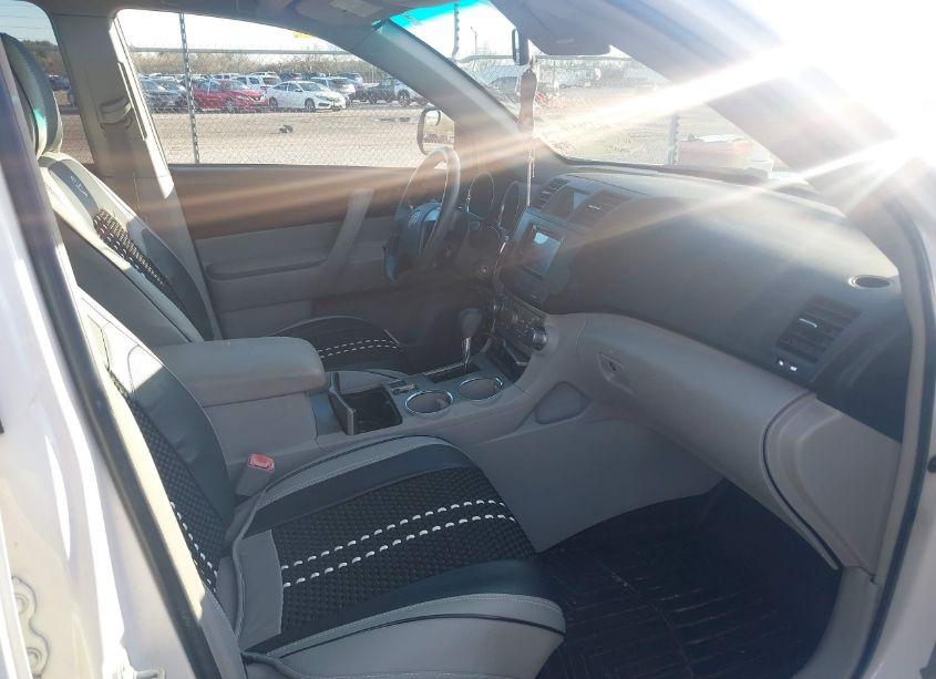 Photo 5 of 2012 Toyota Highlander (VIN 5TDZA3EH1CS017184)