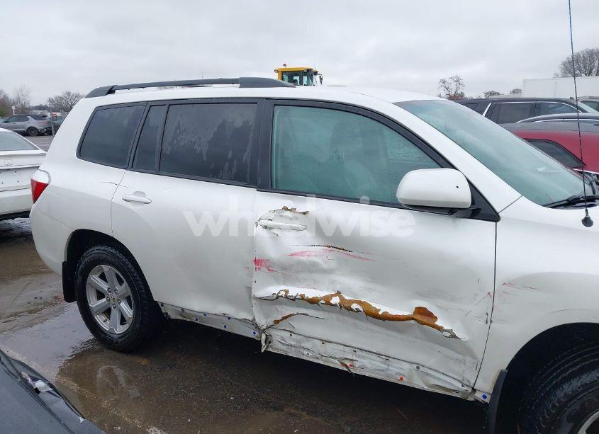 Photo 13 of 2010 Toyota Highlander (VIN 5TDZA3EH2AS005591)