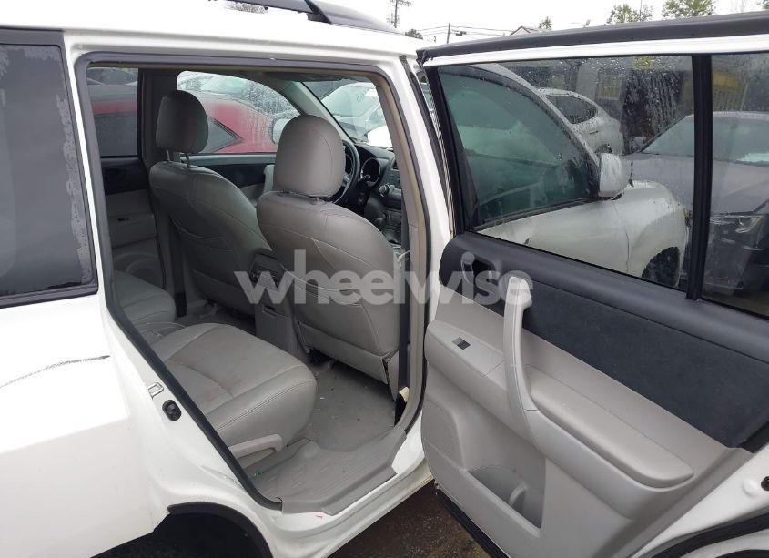 Photo 8 of 2010 Toyota Highlander (VIN 5TDZA3EH2AS005591)