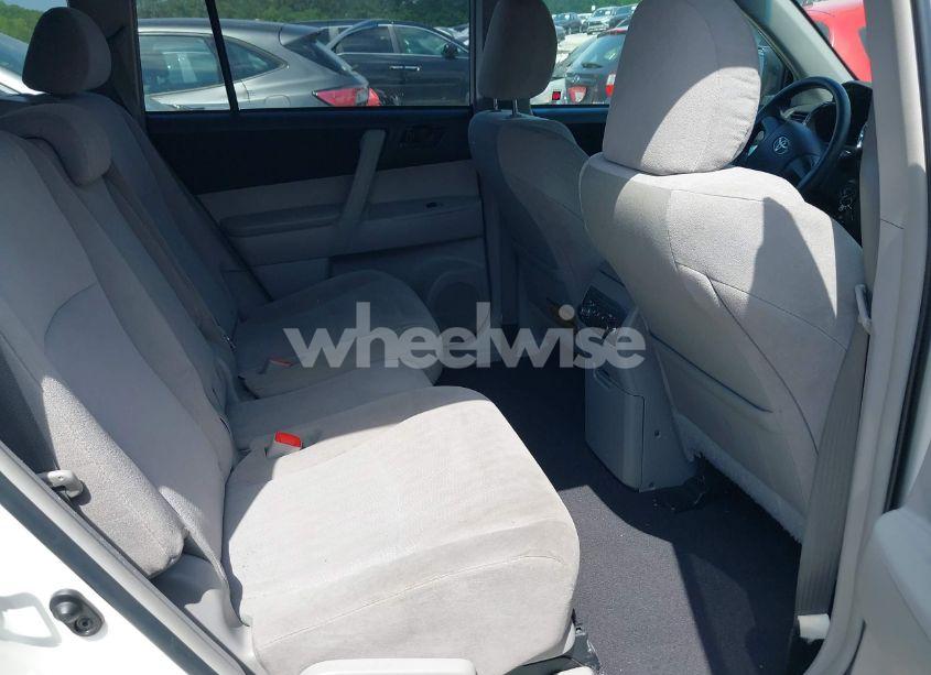 Photo 8 of 2012 Toyota Highlander (VIN 5TDZA3EH2CS018098)