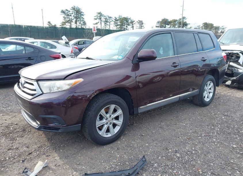 Photo 2 of 2013 Toyota Highlander (VIN 5TDZA3EH2DS031578)