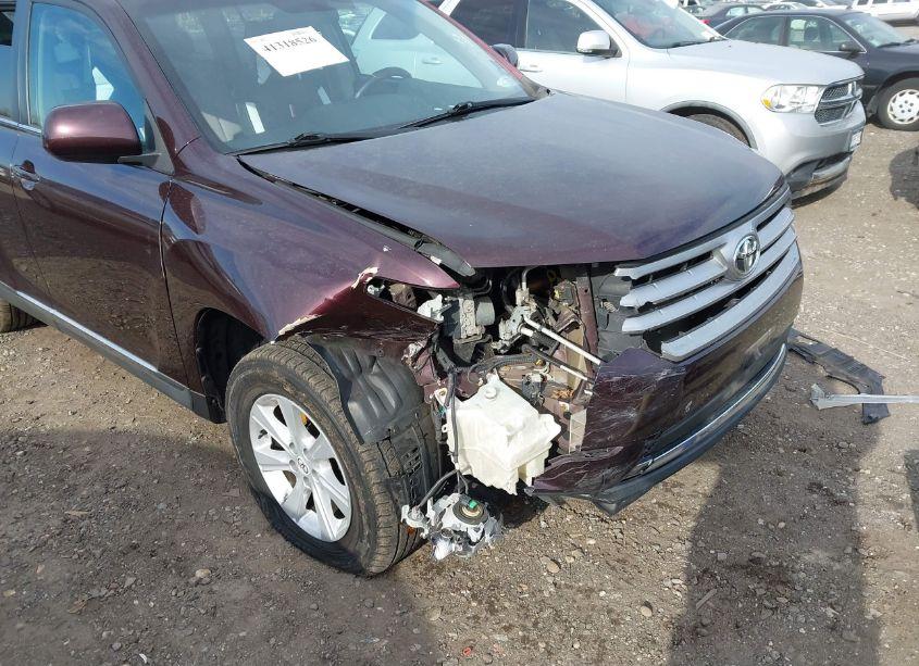 Photo 6 of 2013 Toyota Highlander (VIN 5TDZA3EH2DS031578)