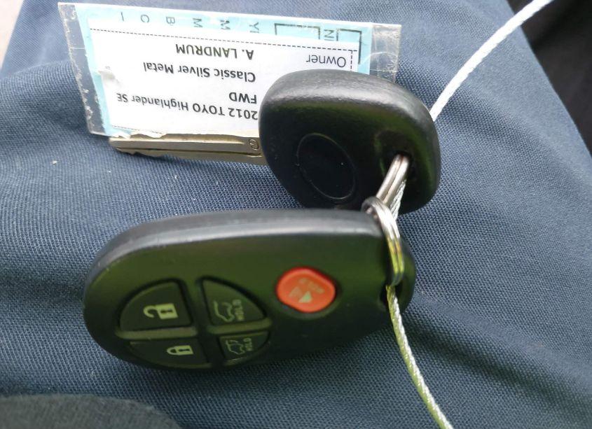 Photo 11 of 2012 Toyota Highlander SE (VIN 5TDZA3EH3CS020877)