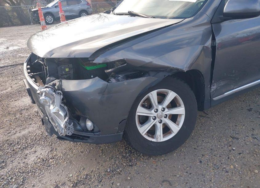 Photo 18 of 2012 Toyota Highlander SE (VIN 5TDZA3EH3CS029465)