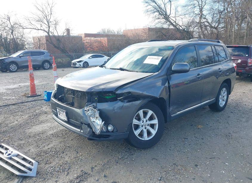 Photo 2 of 2012 Toyota Highlander SE (VIN 5TDZA3EH3CS029465)