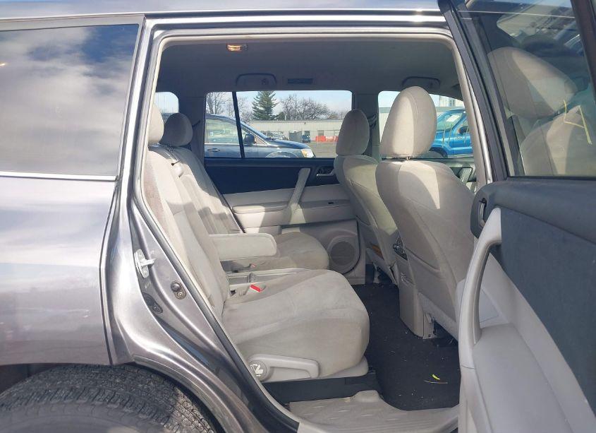 Photo 8 of 2012 Toyota Highlander SE (VIN 5TDZA3EH3CS029465)