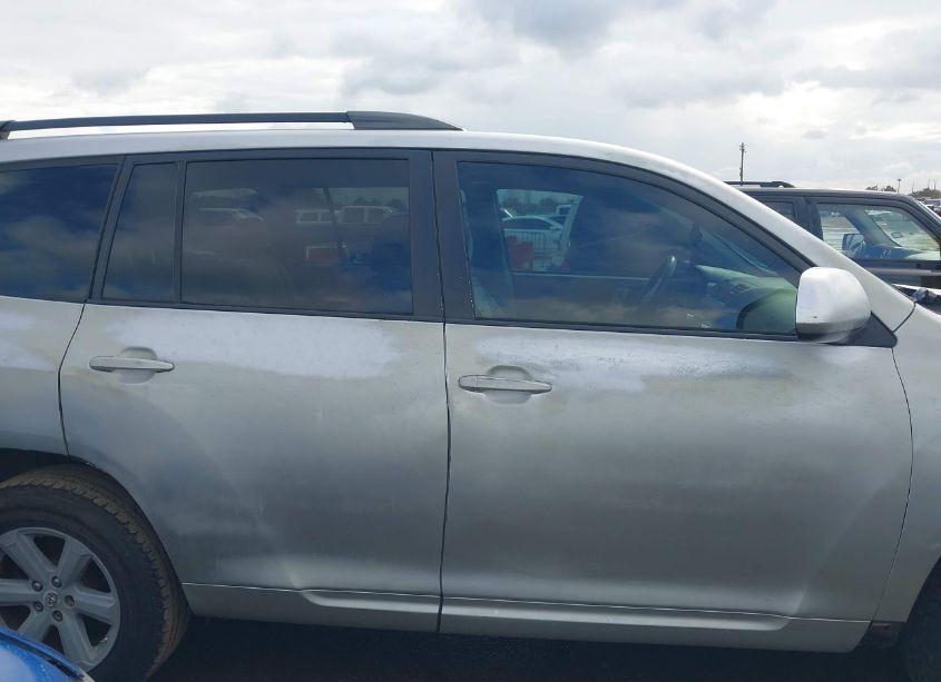 Photo 13 of 2010 Toyota Highlander (VIN 5TDZA3EH4AS001543)