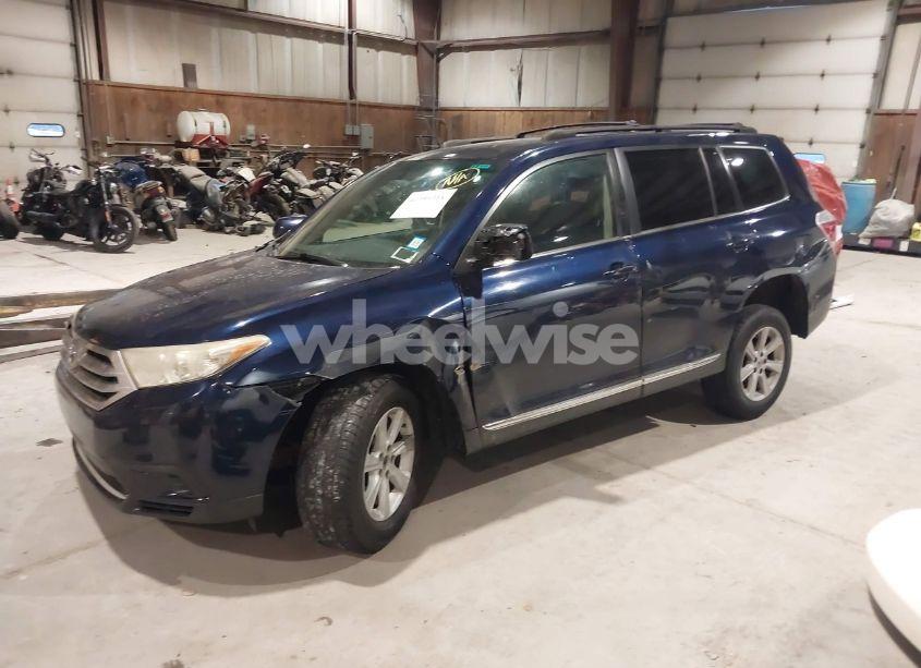 Photo 2 of 2012 Toyota Highlander (VIN 5TDZA3EH5CS030147)
