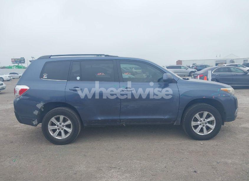 Photo 13 of 2011 Toyota Highlander SE (VIN 5TDZA3EH6BS008995)