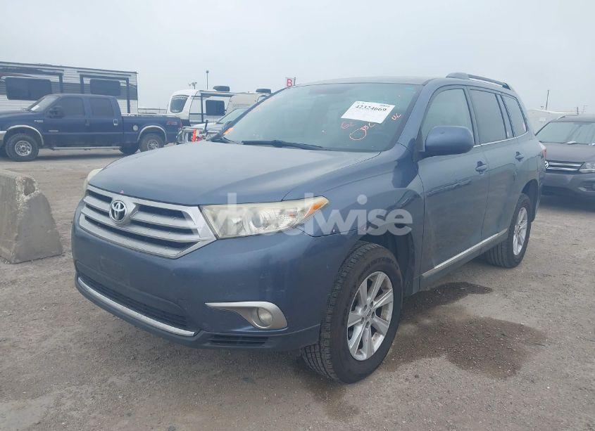 Photo 2 of 2011 Toyota Highlander SE (VIN 5TDZA3EH6BS008995)