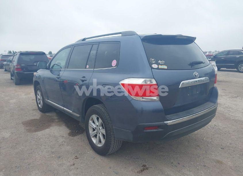 Photo 3 of 2011 Toyota Highlander SE (VIN 5TDZA3EH6BS008995)