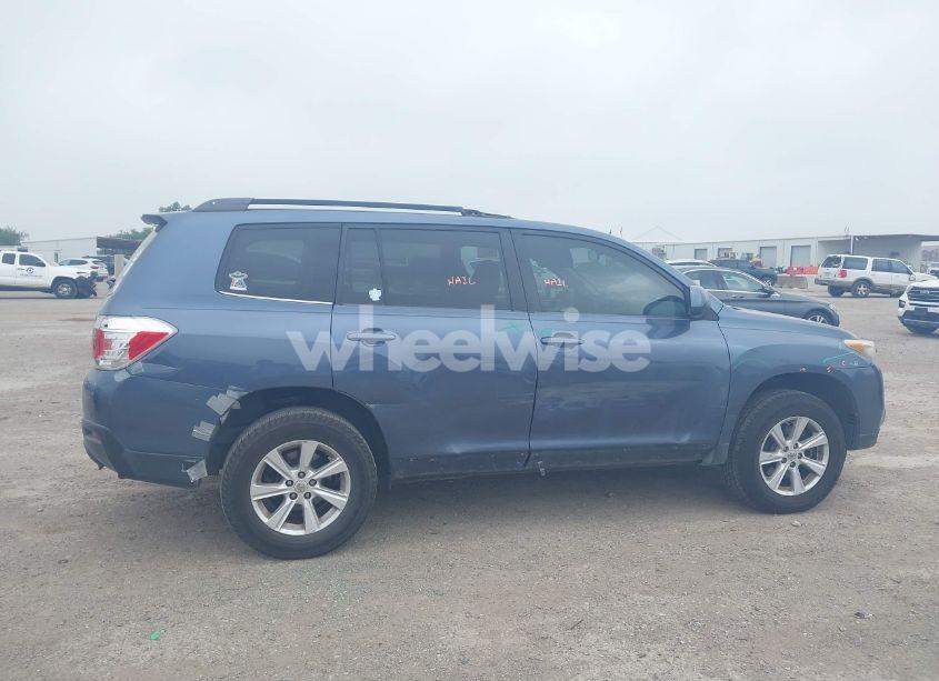 Photo 6 of 2011 Toyota Highlander SE (VIN 5TDZA3EH6BS008995)