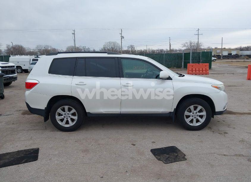 Photo 13 of 2012 Toyota Highlander SE (VIN 5TDZA3EH6CS029962)