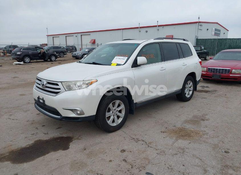 Photo 2 of 2012 Toyota Highlander SE (VIN 5TDZA3EH6CS029962)