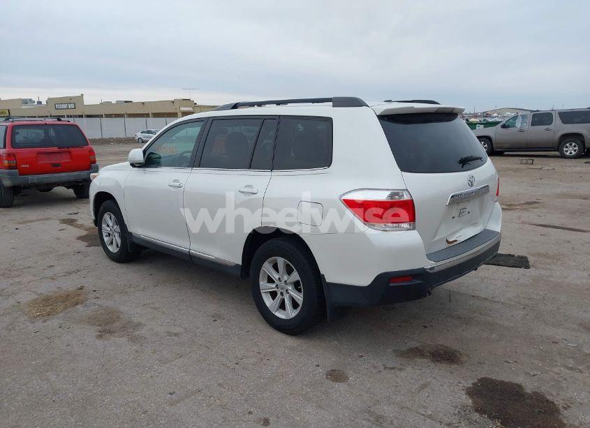 Photo 3 of 2012 Toyota Highlander SE (VIN 5TDZA3EH6CS029962)