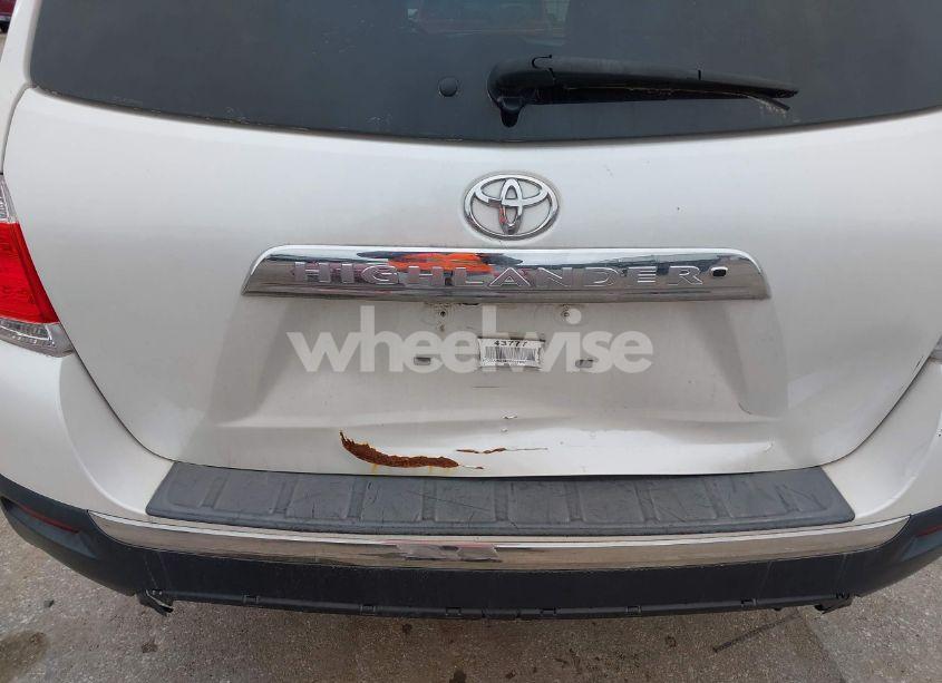 Photo 6 of 2012 Toyota Highlander SE (VIN 5TDZA3EH6CS029962)