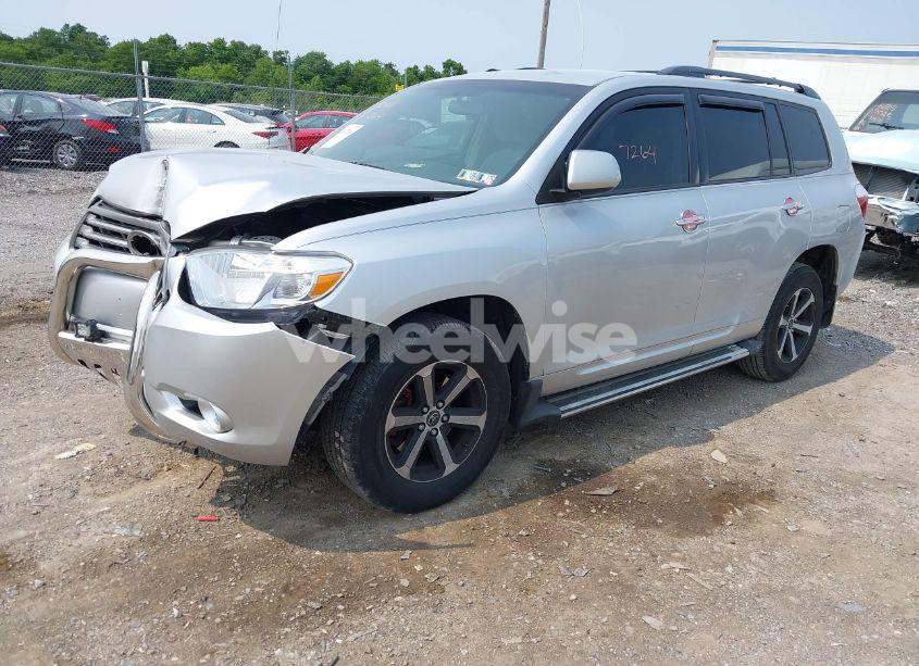 Photo 2 of 2010 Toyota Highlander (VIN 5TDZA3EH7AS001844)
