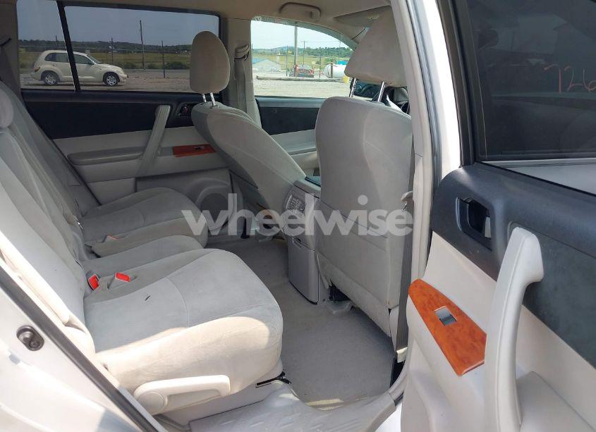 Photo 8 of 2010 Toyota Highlander (VIN 5TDZA3EH7AS001844)