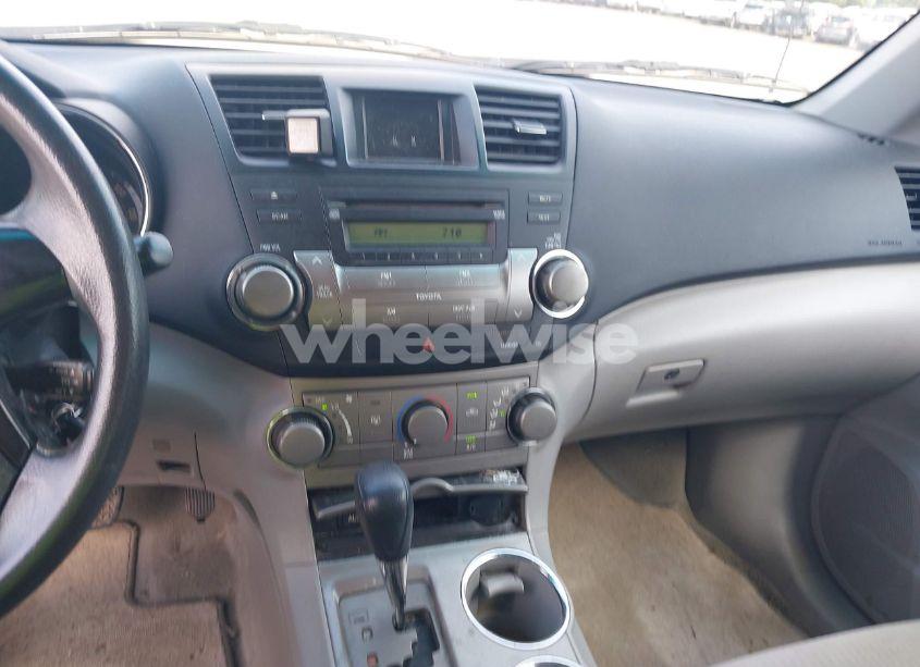 Photo 19 of 2010 Toyota Highlander (VIN 5TDZA3EH7AS006526)