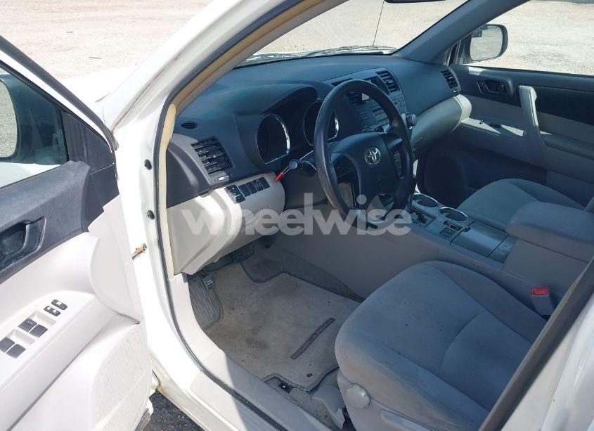 Photo 20 of 2010 Toyota Highlander (VIN 5TDZA3EH7AS006526)