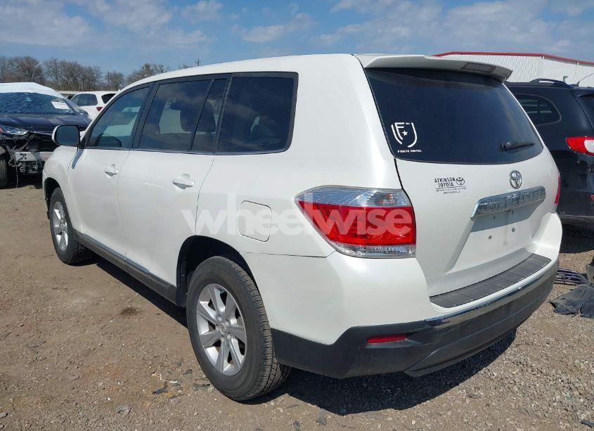 Photo 3 of 2011 Toyota Highlander (VIN 5TDZA3EH7BS011324)