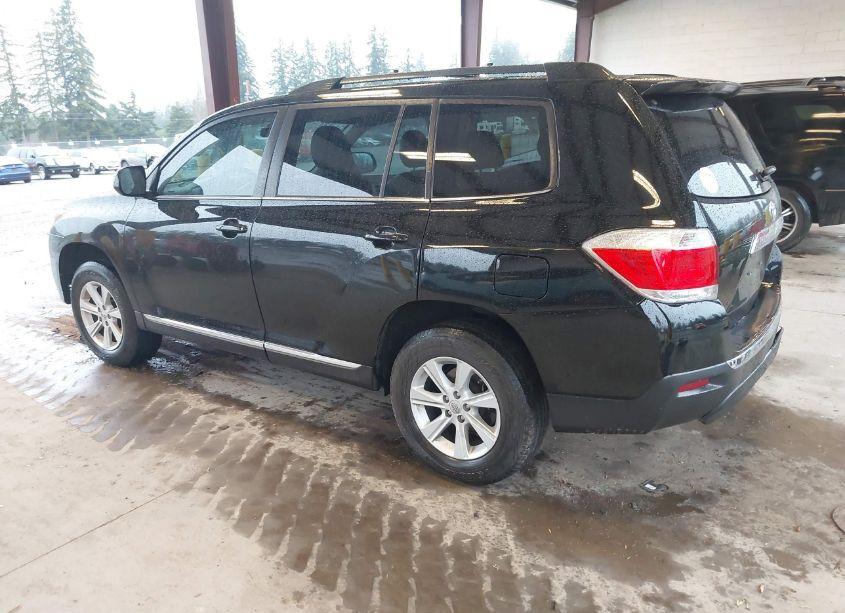 Photo 3 of 2013 Toyota Highlander BASE PLUS (VIN 5TDZA3EH7DS043340)